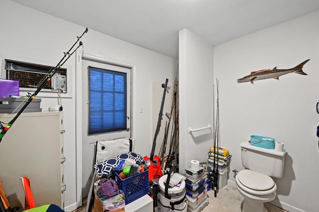 424 Middleton Street, Bacliff, TX 77518