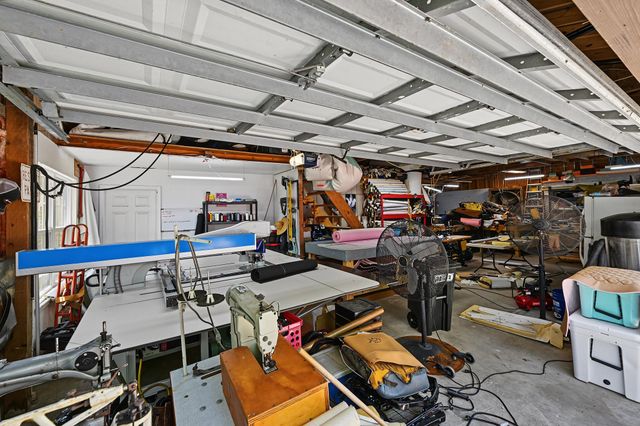 424 Middleton Street, Bacliff, TX 77518