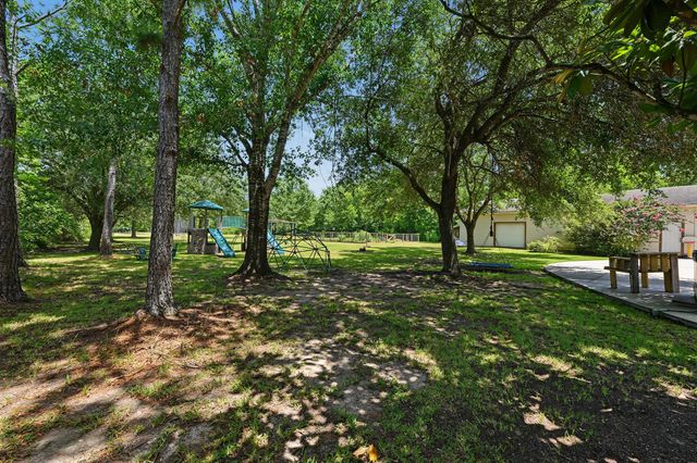 424 Middleton Street, Bacliff, TX 77518