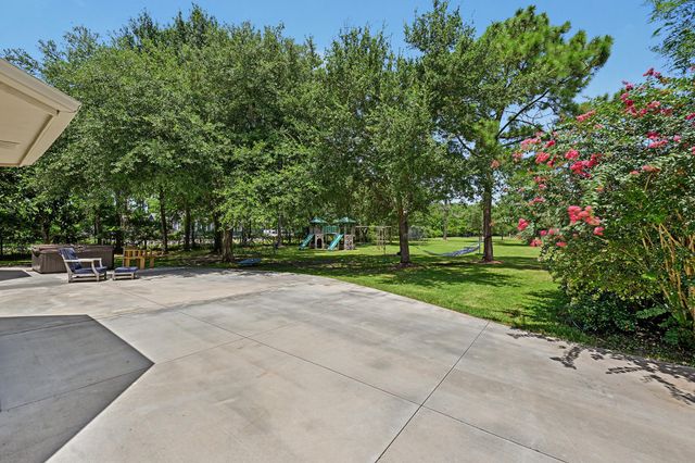 424 Middleton Street, Bacliff, TX 77518