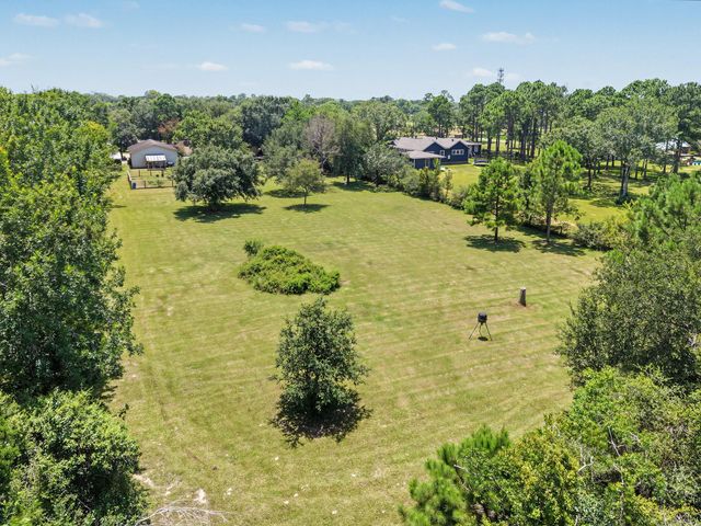 424 Middleton Street, Bacliff, TX 77518