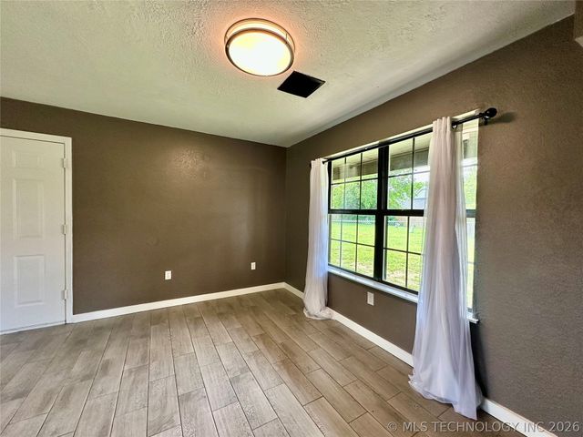 1705 S Muskogee Place, Claremore, OK 74019