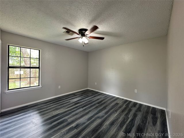 1705 S Muskogee Place, Claremore, OK 74019