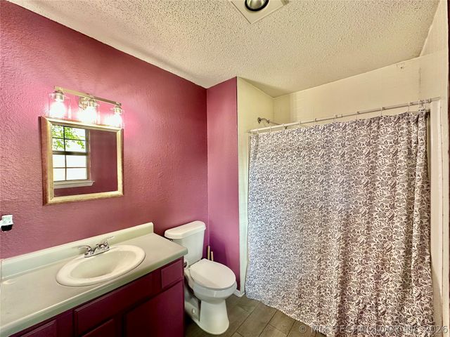 1705 S Muskogee Place, Claremore, OK 74019