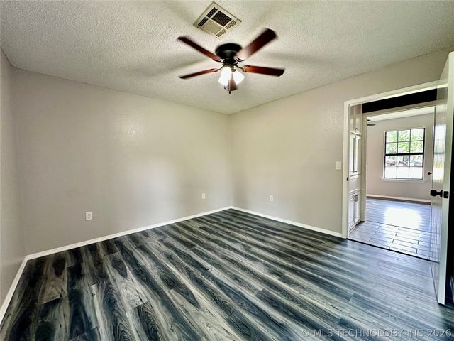 1705 S Muskogee Place, Claremore, OK 74019