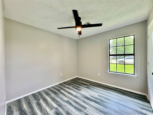 1705 S Muskogee Place, Claremore, OK 74019
