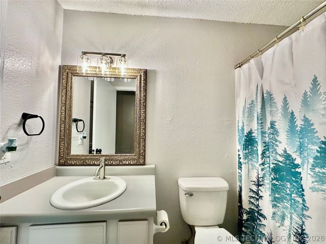 1705 S Muskogee Place, Claremore, OK 74019
