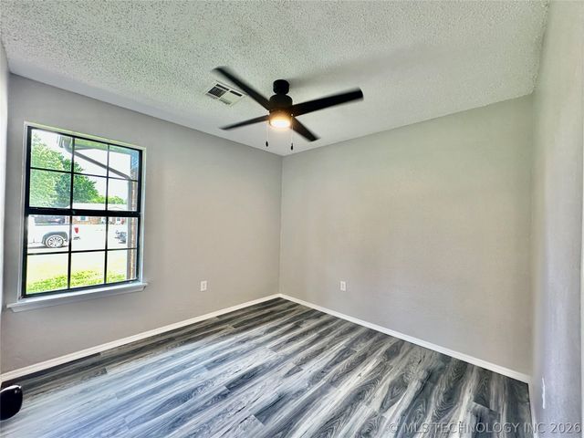 1705 S Muskogee Place, Claremore, OK 74019