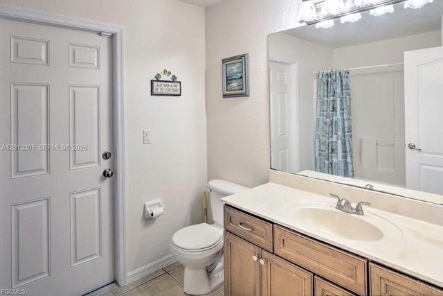3223 SE Santa Barbara Pl, Cape Coral, FL 33904