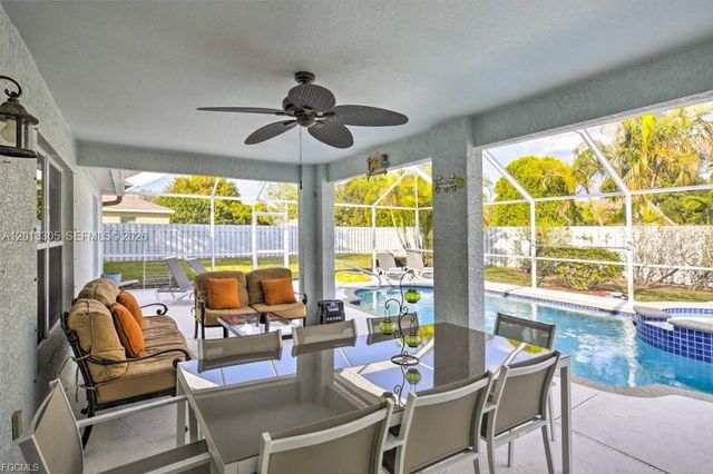3223 SE Santa Barbara Pl, Cape Coral, FL 33904