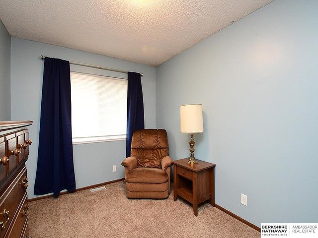 421 Sante Fe Trail, Lincoln, NE 68521