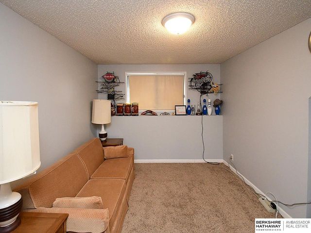 421 Sante Fe Trail, Lincoln, NE 68521