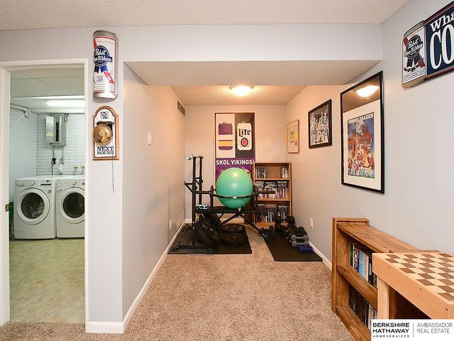 421 Sante Fe Trail, Lincoln, NE 68521