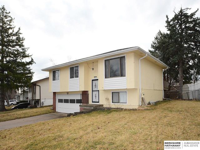 421 Sante Fe Trail, Lincoln, NE 68521