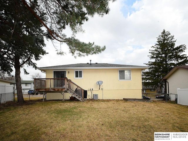 421 Sante Fe Trail, Lincoln, NE 68521