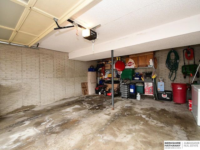 421 Sante Fe Trail, Lincoln, NE 68521