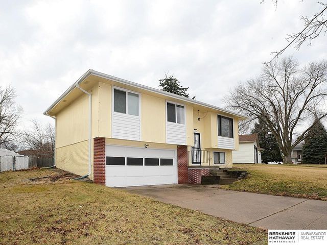 421 Sante Fe Trail, Lincoln, NE 68521