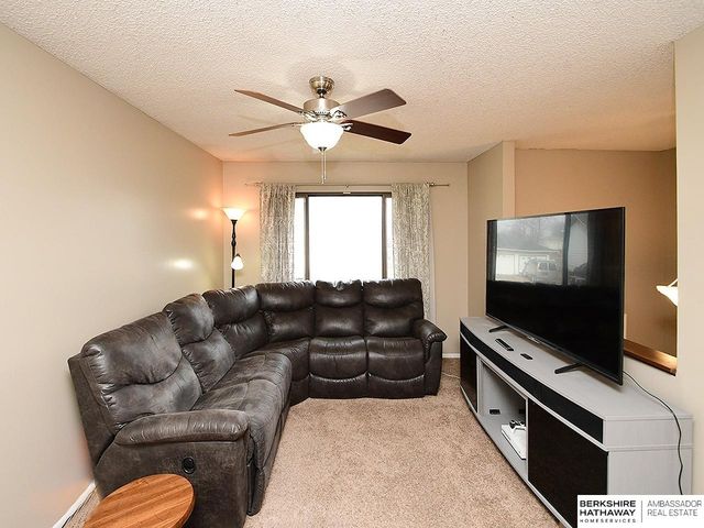 421 Sante Fe Trail, Lincoln, NE 68521