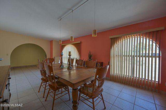 6520 E Calle De Amigos, Tucson, AZ 85750