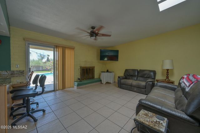 6520 E Calle De Amigos, Tucson, AZ 85750