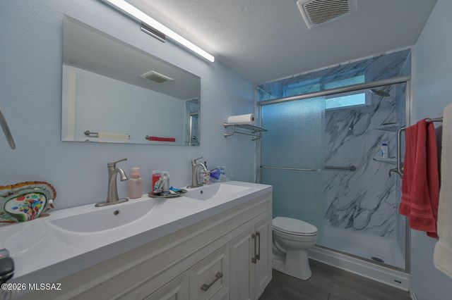 6520 E Calle De Amigos, Tucson, AZ 85750