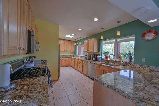 6520 E Calle De Amigos, Tucson, AZ 85750