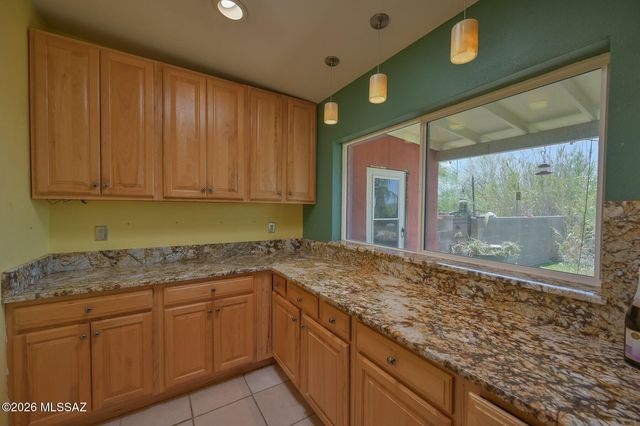 6520 E Calle De Amigos, Tucson, AZ 85750