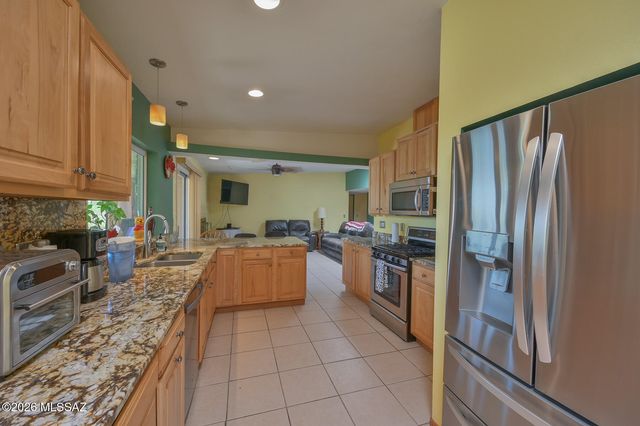 6520 E Calle De Amigos, Tucson, AZ 85750