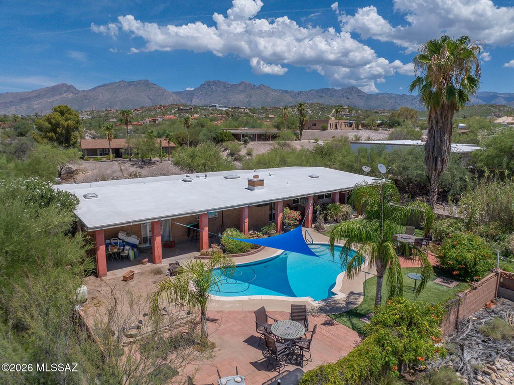 6520 E Calle De Amigos, Tucson, AZ 85750