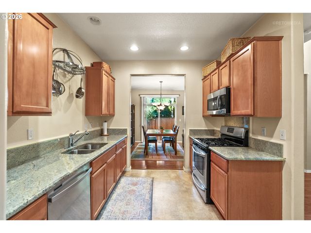 21147 Sw MADEIRA Ter, Sherwood, OR 97140