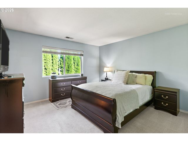 21147 Sw MADEIRA Ter, Sherwood, OR 97140