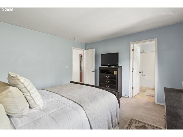 21147 Sw MADEIRA Ter, Sherwood, OR 97140