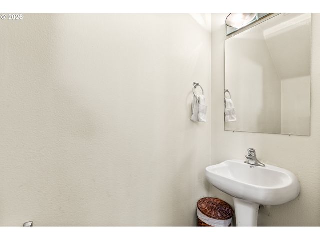 21147 Sw MADEIRA Ter, Sherwood, OR 97140