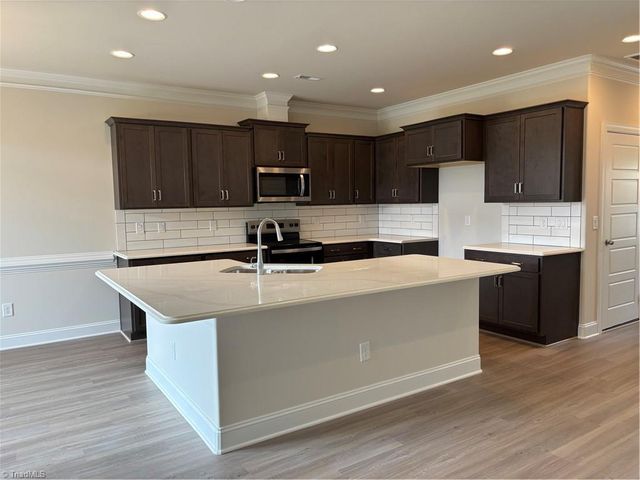 1057 Beechcraft Drive, Mebane, NC 27302