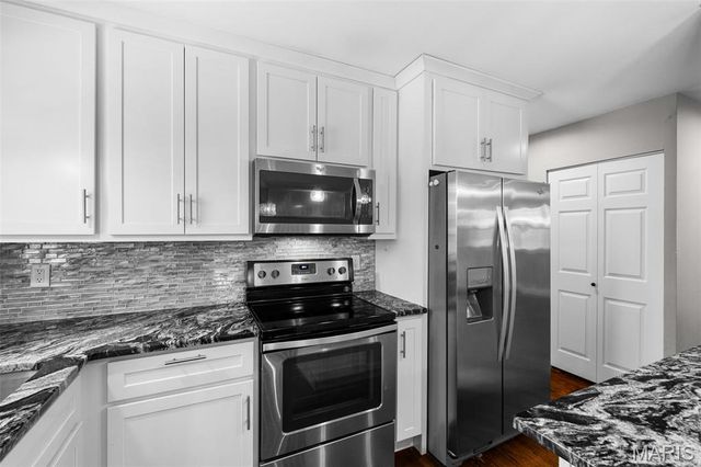 9213 Nemo Drive, St Louis, MO 63123