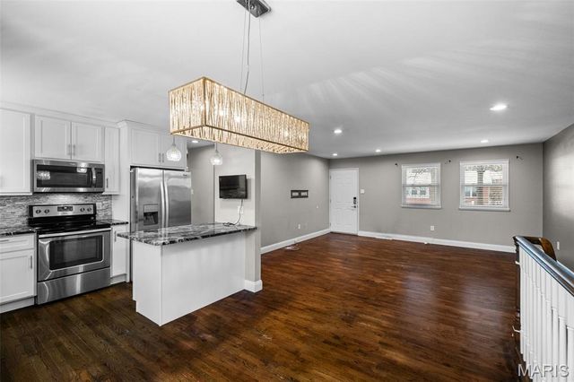 9213 Nemo Drive, St Louis, MO 63123