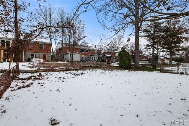 9213 Nemo Drive, St Louis, MO 63123