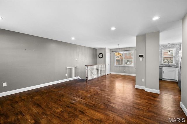 9213 Nemo Drive, St Louis, MO 63123