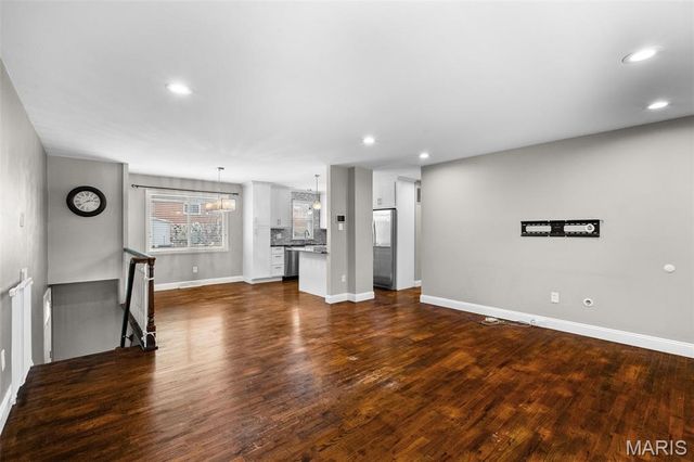 9213 Nemo Drive, St Louis, MO 63123