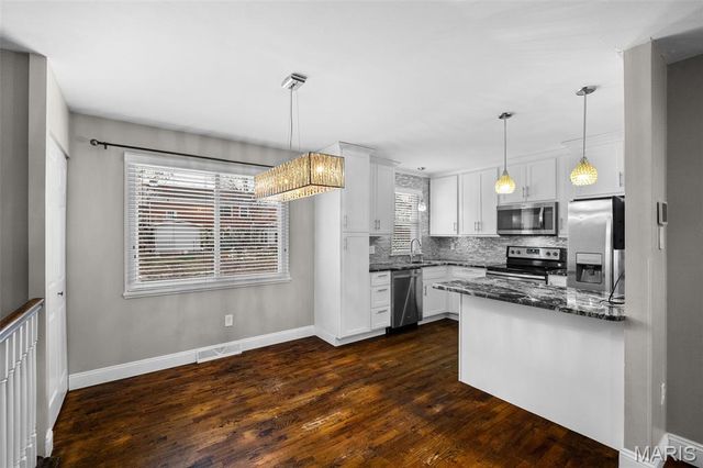 9213 Nemo Drive, St Louis, MO 63123