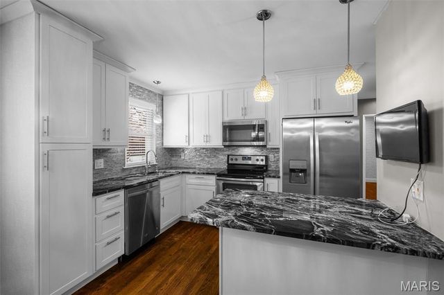 9213 Nemo Drive, St Louis, MO 63123