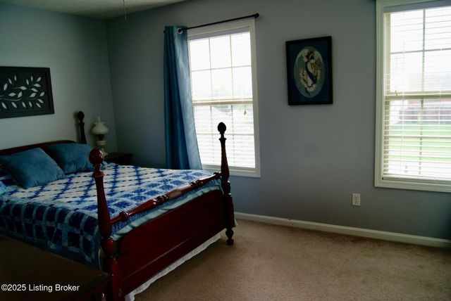 9216 Newbury Ct, Prospect, KY 40059