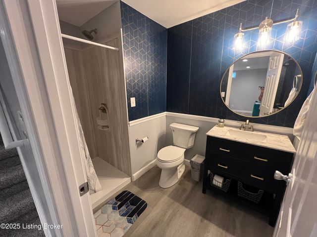 9216 Newbury Ct, Prospect, KY 40059