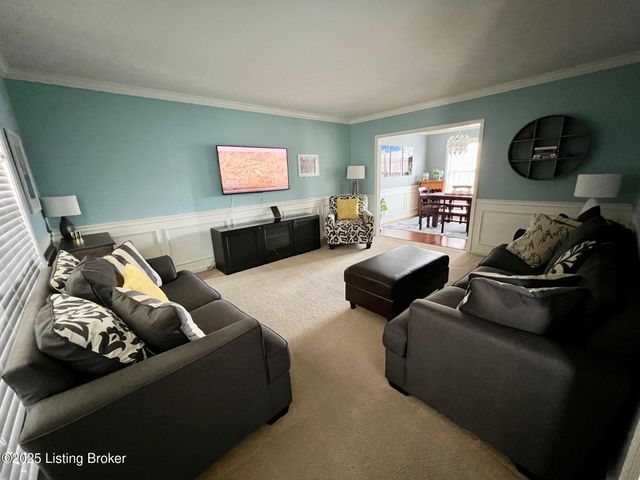 9216 Newbury Ct, Prospect, KY 40059