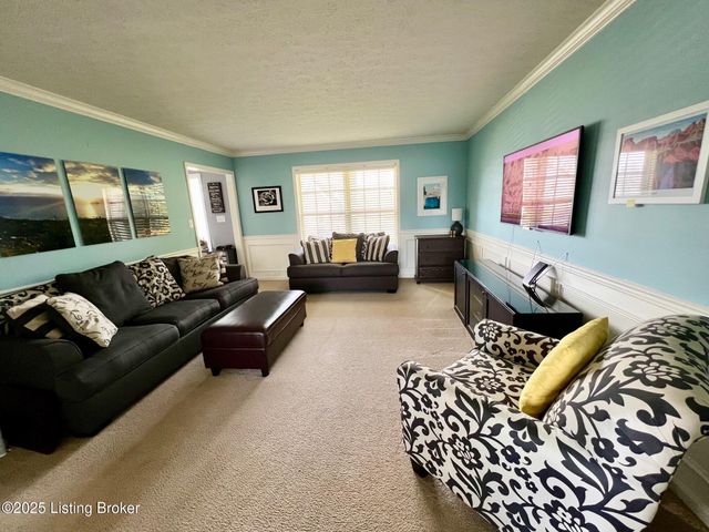 9216 Newbury Ct, Prospect, KY 40059