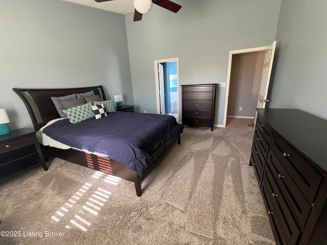9216 Newbury Ct, Prospect, KY 40059
