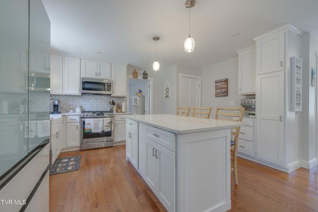 460 Northeast Oak Hill Street, Abingdon, VA 24210