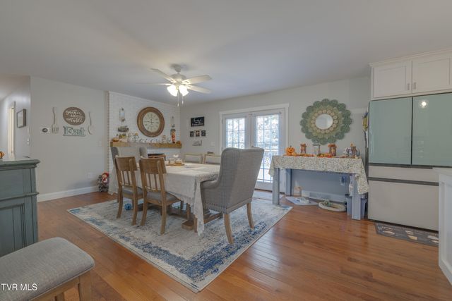 460 Northeast Oak Hill Street, Abingdon, VA 24210