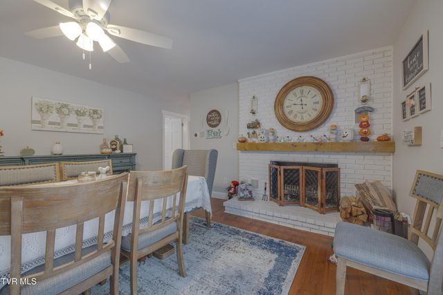 460 Northeast Oak Hill Street, Abingdon, VA 24210