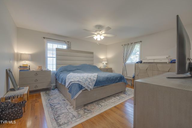 460 Northeast Oak Hill Street, Abingdon, VA 24210